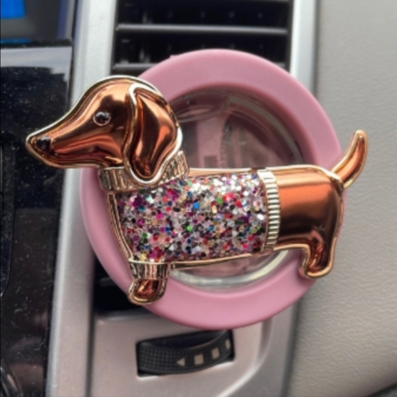 Bath & Body Works Dachshund Car Vent/Visor Clip - Picture 3 of 4